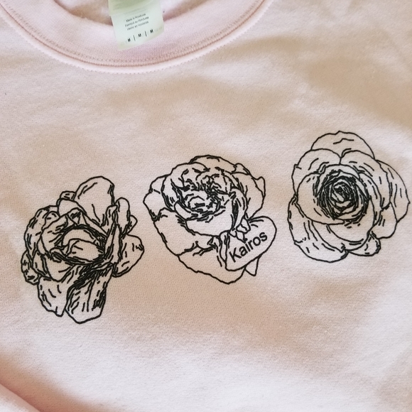 Men's Light Pink Gildan Crewneck w/Roses - Picture 2 of 6
